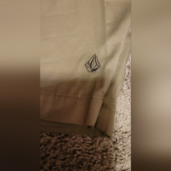 Shorts - Picture 4 of 8